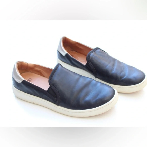 UGG loafers - Picture 1 of 13